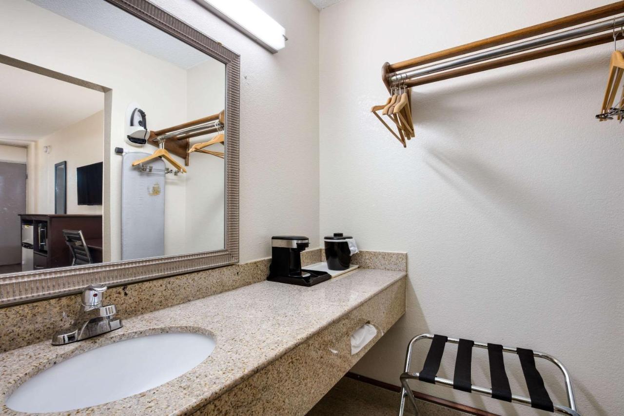 Quality Inn Starkville Ngoại thất bức ảnh