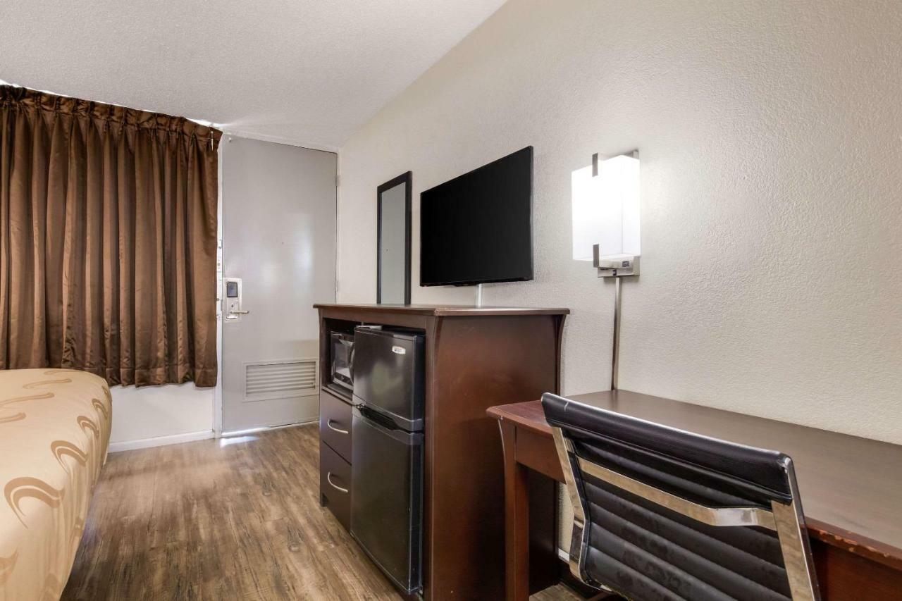 Quality Inn Starkville Ngoại thất bức ảnh
